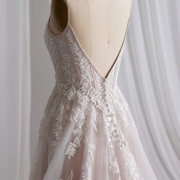 Maggie Sottero Wedding Gown Starling Size 18 - Picture 2 of 5